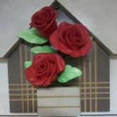 Casinha com rosas em EVA